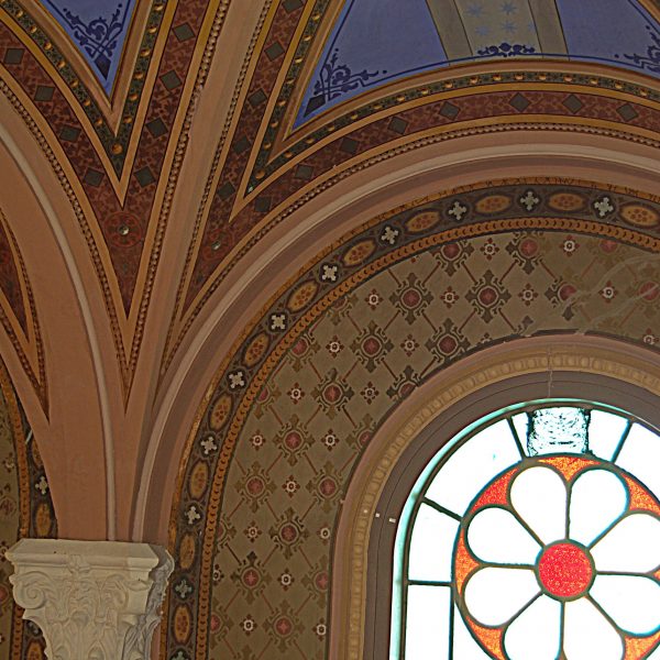 Detalhe da restauração de pintura decorativa em parede lateral da NLD - 01/07/2014 - 17h