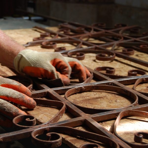 Limpeza em ferragens de 2 porta da NLE - 14-03-2014 - 14h